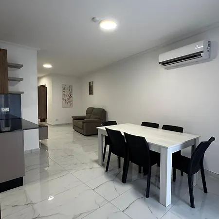 Family 2br In Fgura - By Hostmt