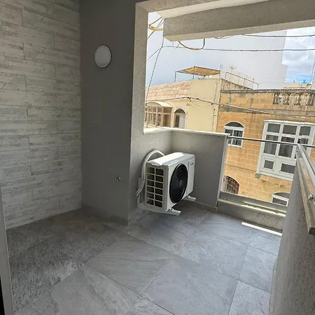 Family 2br In Fgura - By Hostmt Lejlighed Ta' Penza