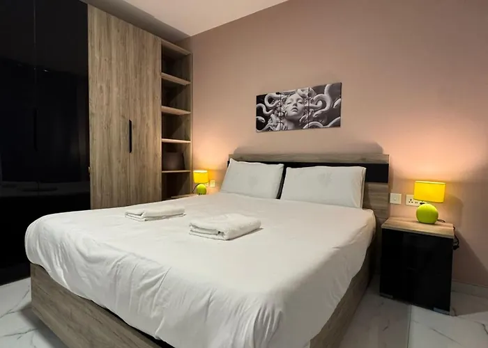 Family 2br In Fgura - By Hostmt Διαμέρισμα *