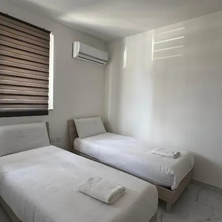 Family 2br In Fgura - By Hostmt *