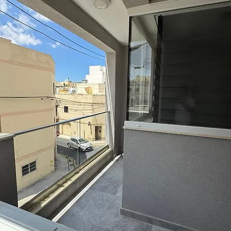 Family 2br In Fgura - By Hostmt