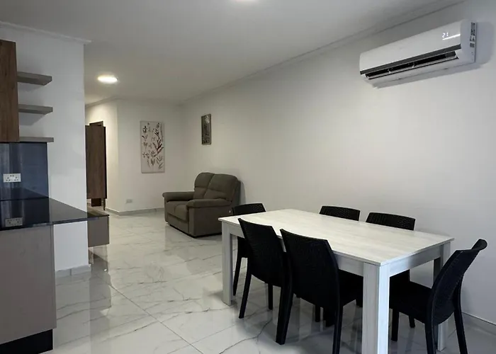 Family 2br In Fgura - By Hostmt