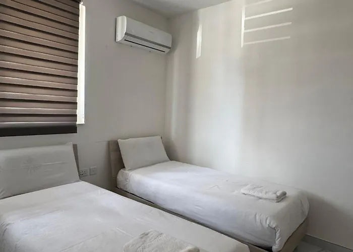 Family 2br In Fgura - By Hostmt *